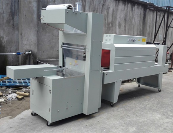 Automatic PE Film Shrink Wrapping Machiine For Beer Juice Water Bottles