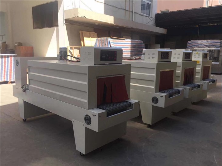 Automatic PE Film Shrink Wrapping Machiine For Beer Juice Water Bottles